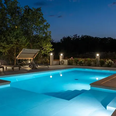 New! Angela A Modern Family Retreat Villa *