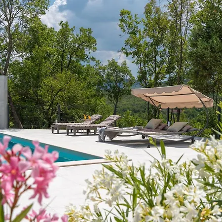 New! Angela A Modern Family Retreat Villa *