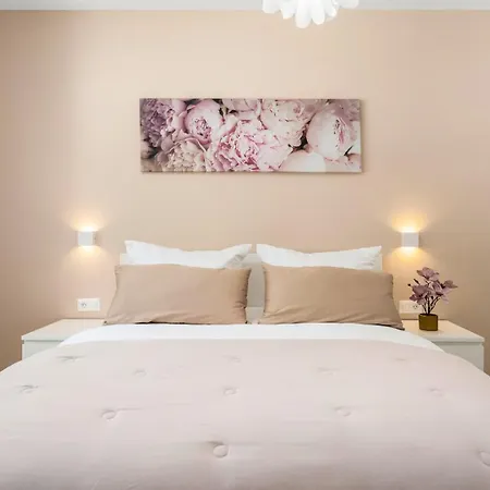 فيلة New! Angela A Modern Family Retreat Krivodol