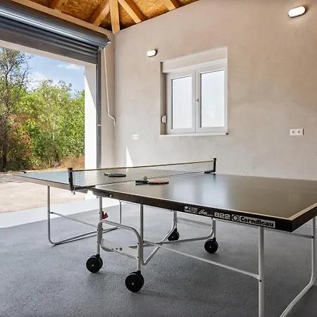 New! Angela A Modern Family Retreat Villa *