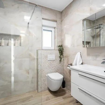 New! Angela A Modern Family Retreat * Krivodol