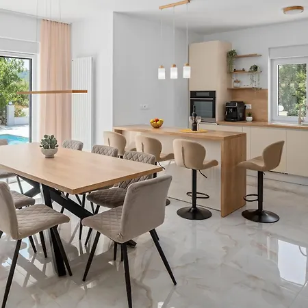 New! Angela A Modern Family Retreat