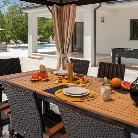 New! Angela A Modern Family Retreat Villa Krivodol